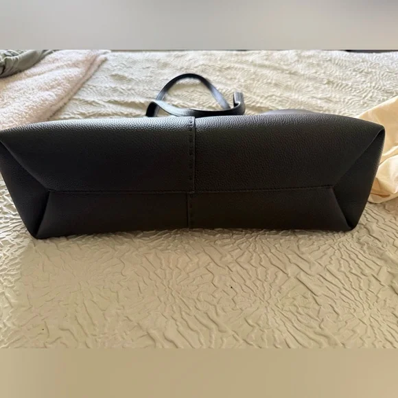 Tory Burch MCGRAW Leather Tote Bag - Picture 5 of 8